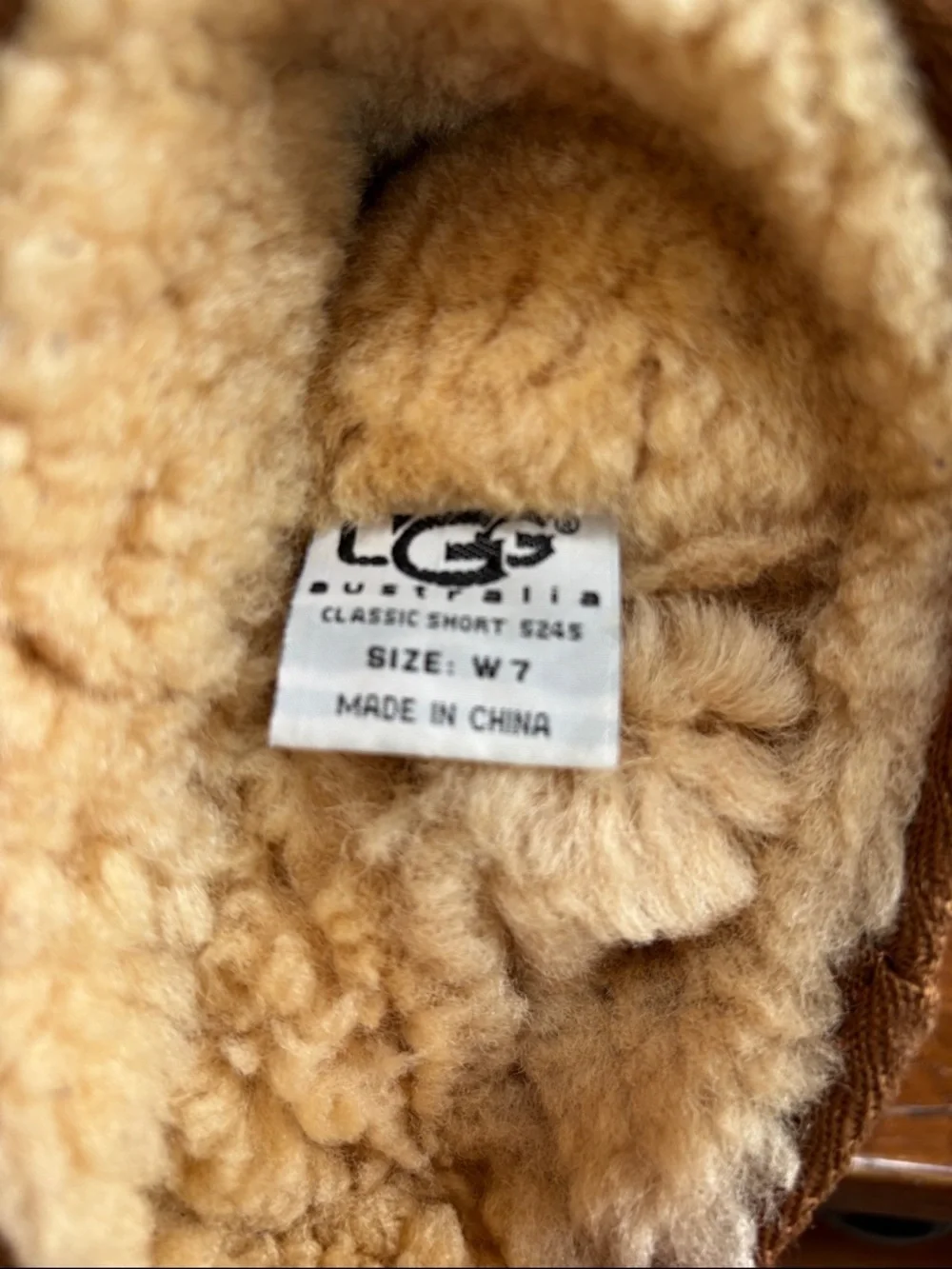 UGG Classic Short Boots Women’s 5245 Chestnut Tan Suede Sheepskin Lined Size 7